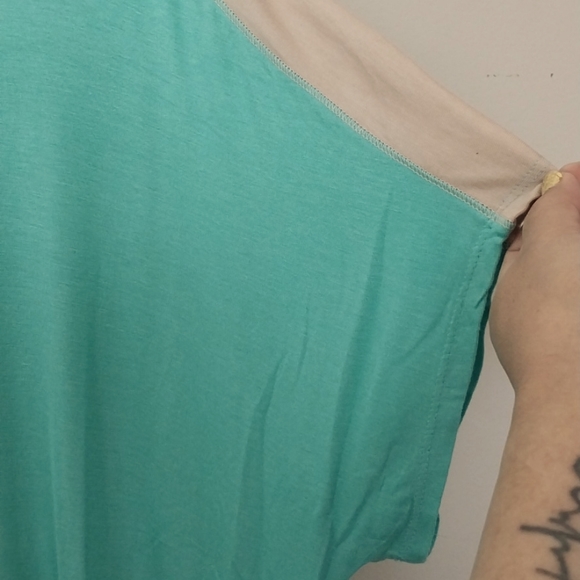 Cato Woman Plus Size 22/24W Shortsleeve Top - Picture 3 of 6